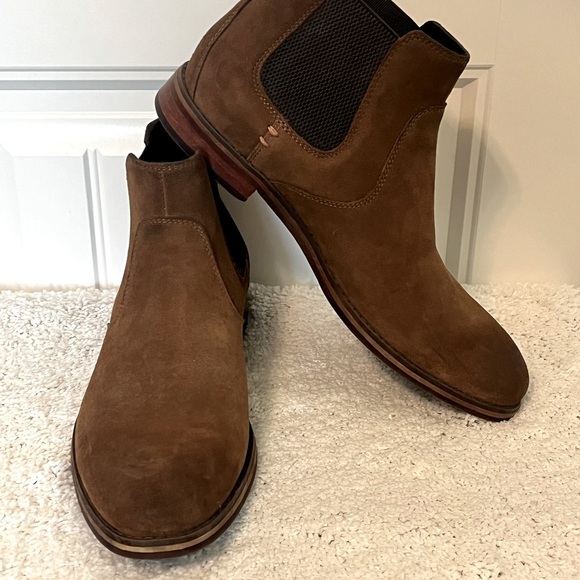 Johnston & Murphy Brown Chelsea Boots Sleek Suede Design - Picture 7 of 8
